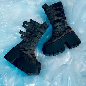 Frequency Washed Platform Boots